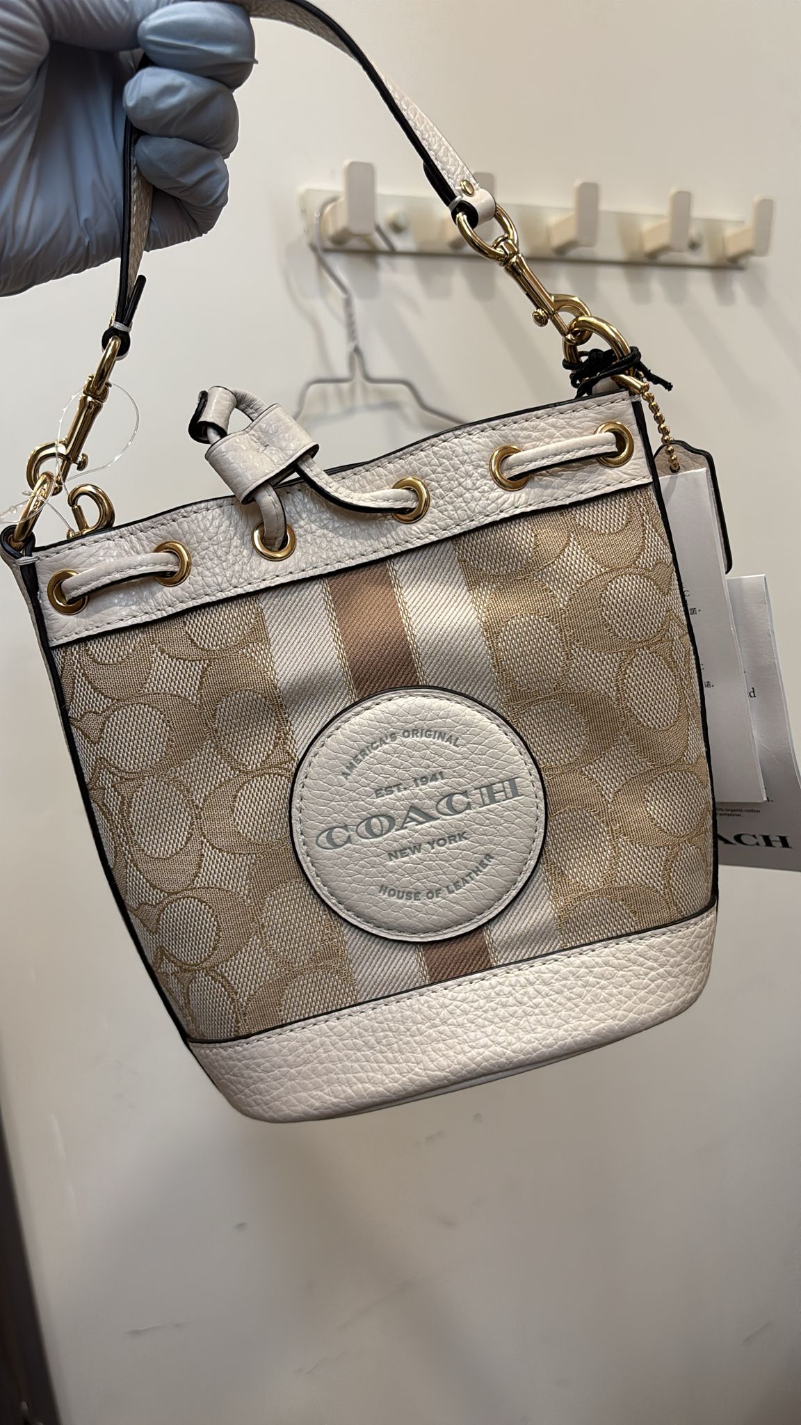 (現貨) Mini Dempsey Bucket Bag In Signature Jacquard With Stripe And Coach Patch white
